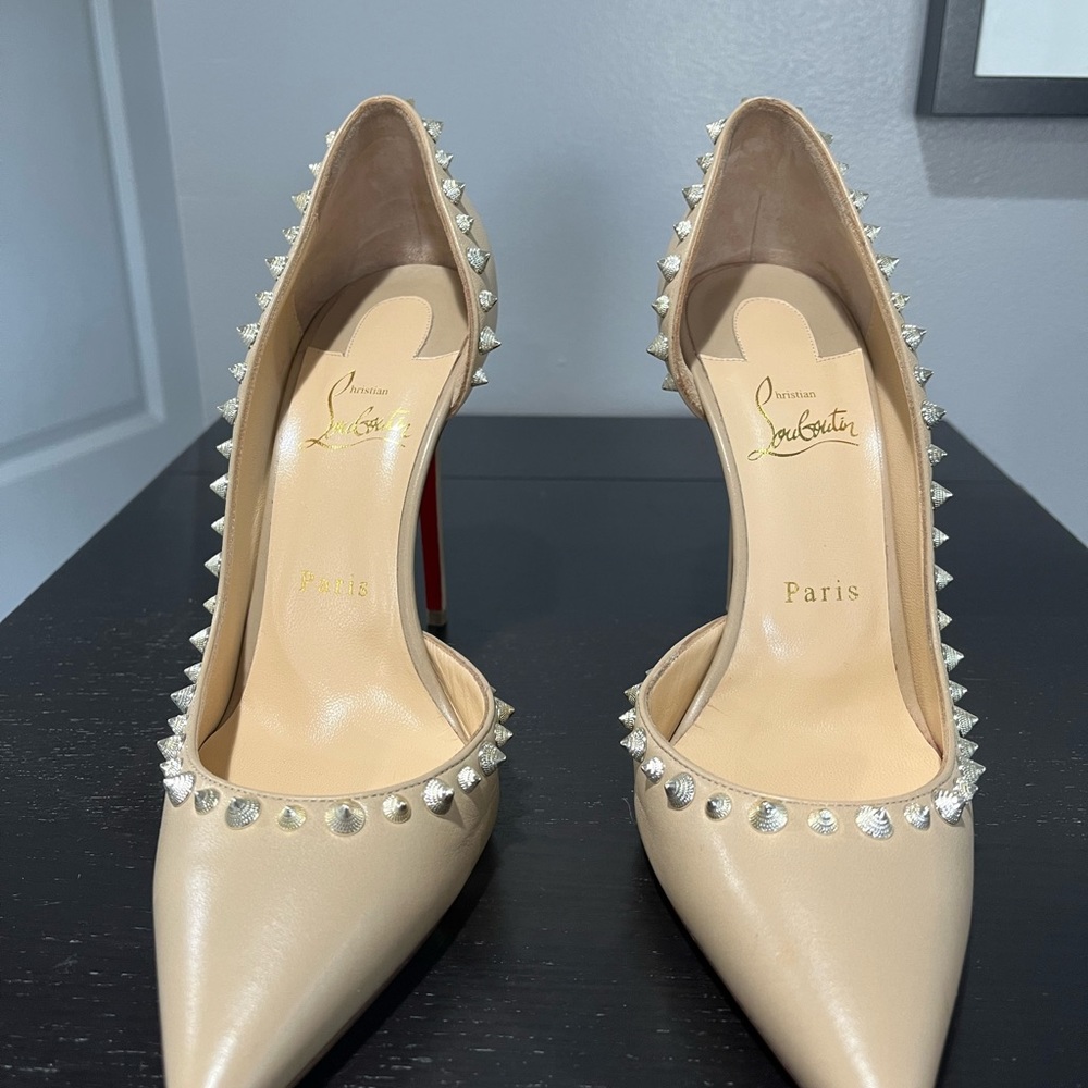 Authentic Christian Louboutin Irish shell 100 Beige 39